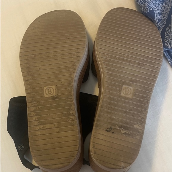 Bzees Black Women's Sandals with beaded Detail - Picture 5 of 10